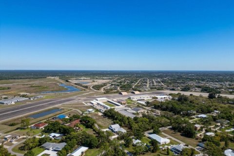 Commercial property in Fort Myers, Florida № 2146043 - photo 13