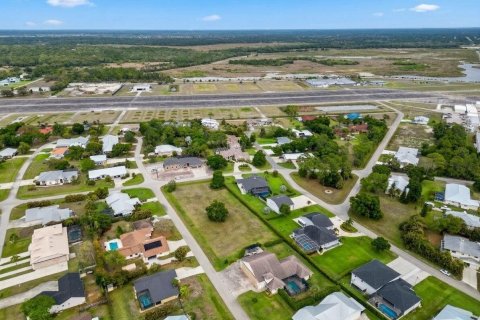 Commercial property in Fort Myers, Florida № 2146043 - photo 14