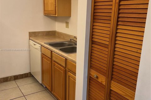 Condo in Coral Springs, Florida, 1 bedroom  № 1714531 - photo 2