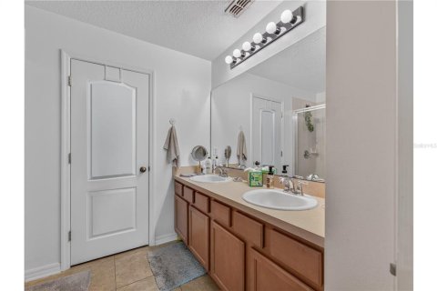 Touwnhouse à vendre à Oviedo, Floride: 3 chambres, 177.44 m2 № 2387634 - photo 19