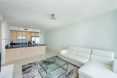 Condominio en venta en Miami, Florida, 1 dormitorio, 65.68 m2 № 1780147 - foto 2