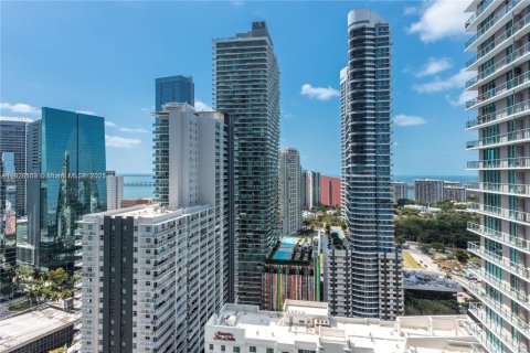 Condominio en venta en Miami, Florida, 1 dormitorio, 65.68 m2 № 1780147 - foto 1