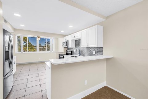 Condo in Saint Petersburg, Florida, 2 bedrooms  № 2208267 - photo 6