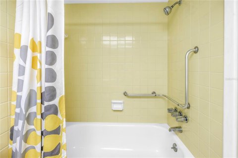 Condo in Saint Petersburg, Florida, 2 bedrooms  № 2208267 - photo 17
