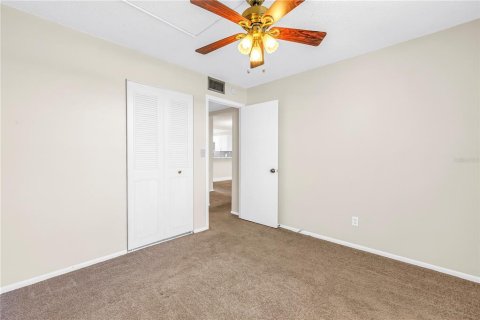 Condo in Saint Petersburg, Florida, 2 bedrooms  № 2208267 - photo 24