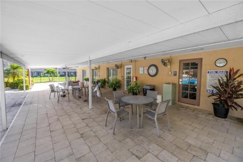 Condo in Saint Petersburg, Florida, 2 bedrooms  № 2208267 - photo 20