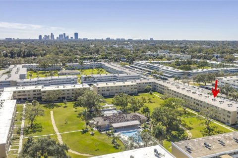 Condo in Saint Petersburg, Florida, 2 bedrooms  № 2208267 - photo 14