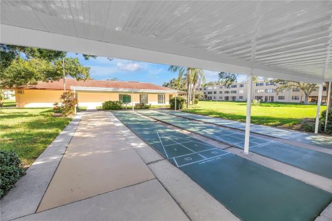 Condo in Saint Petersburg, Florida, 2 bedrooms  № 2208267 - photo 30
