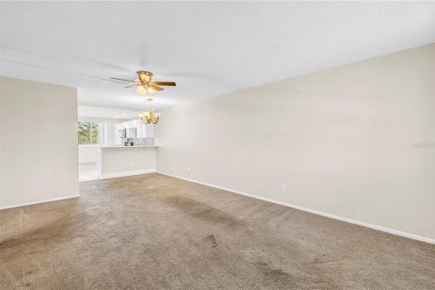 Condo in Saint Petersburg, Florida, 2 bedrooms  № 2208267 - photo 26