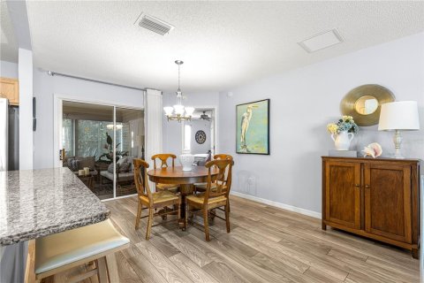 Casa en venta en The Villages, Florida, 2 dormitorios, 129.88 m2 № 1918480 - foto 10