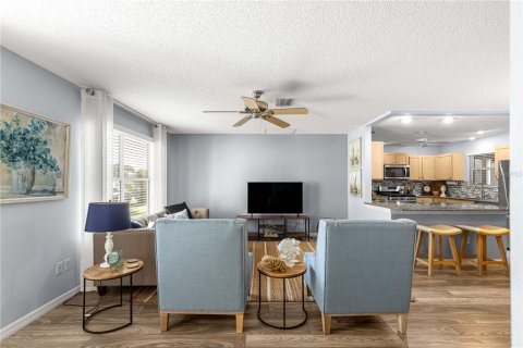 Casa en venta en The Villages, Florida, 2 dormitorios, 129.88 m2 № 1918480 - foto 12