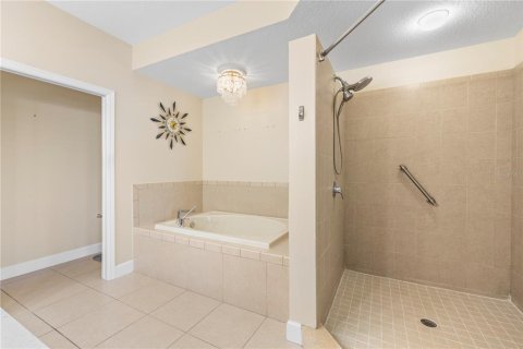 Townhouse in Madeira Beach, Florida 3 bedrooms, 206.52 sq.m. № 2235996 - photo 26