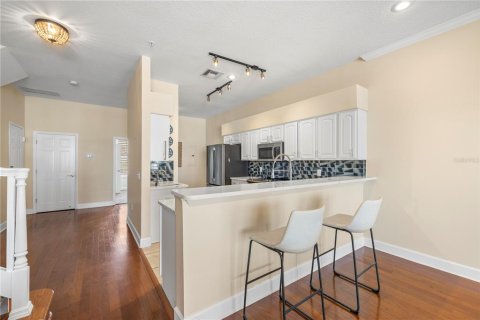 Townhouse in Madeira Beach, Florida 3 bedrooms, 206.52 sq.m. № 2235996 - photo 16