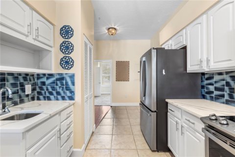 Townhouse in Madeira Beach, Florida 3 bedrooms, 206.52 sq.m. № 2235996 - photo 15