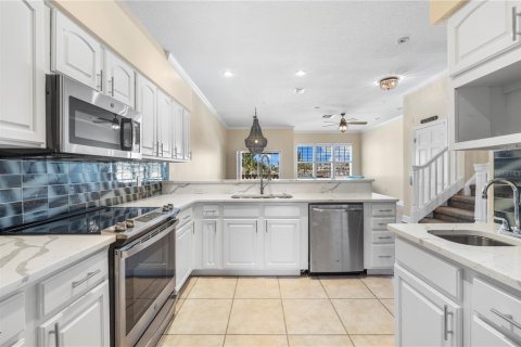 Townhouse in Madeira Beach, Florida 3 bedrooms, 206.52 sq.m. № 2235996 - photo 14