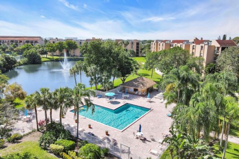 Condo in Delray Beach, Florida, 1 bedroom  № 1189853 - photo 1