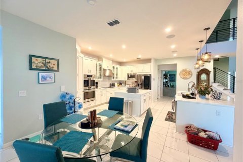 Villa ou maison à vendre à Kissimmee, Floride: 5 chambres, 401.52 m2 № 2237121 - photo 20