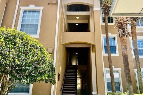 Condo in Orlando, Florida, 2 bedrooms  № 1690721 - photo 1