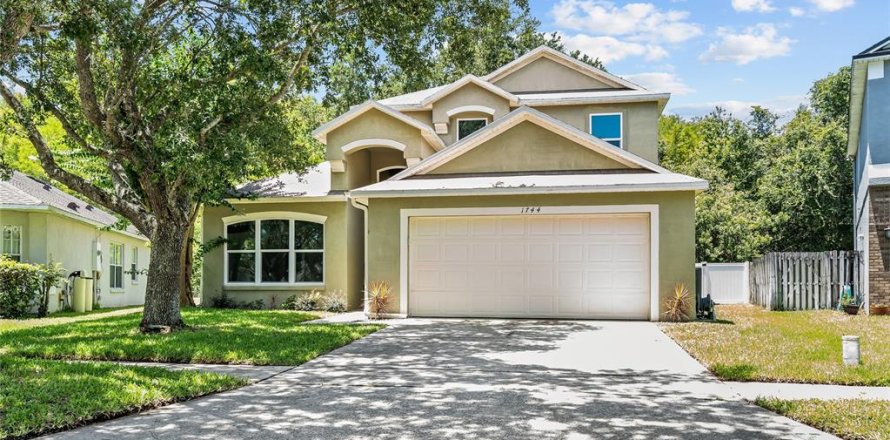 House in Orlando, Florida 4 bedrooms, 236.34 sq.m. № 2220839