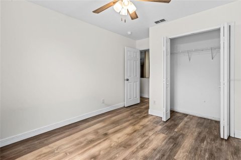 House in Orlando, Florida 4 bedrooms, 236.34 sq.m. № 2220839 - photo 26