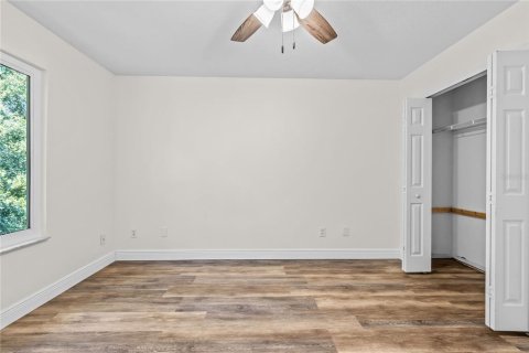 House in Orlando, Florida 4 bedrooms, 236.34 sq.m. № 2220839 - photo 28