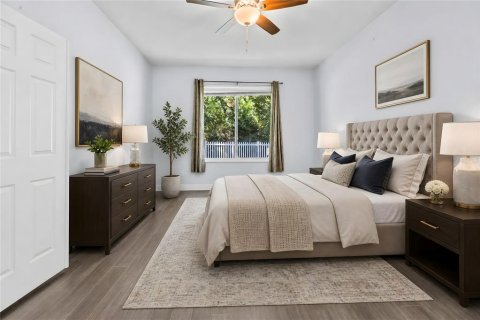 House in Orlando, Florida 4 bedrooms, 236.34 sq.m. № 2220839 - photo 3