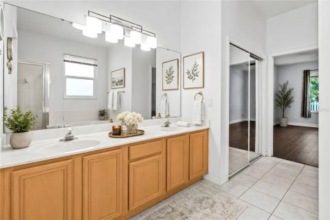 House in Orlando, Florida 4 bedrooms, 236.34 sq.m. № 2220839 - photo 7