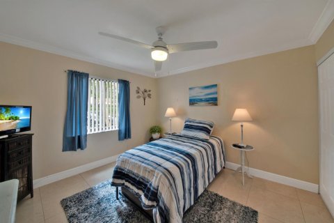 Condo in Boynton Beach, Florida, 3 bedrooms № 2146549 - photo 17