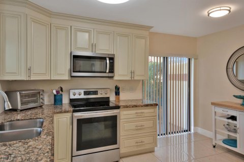 Condo in Boynton Beach, Florida, 3 bedrooms № 2146549 - photo 13