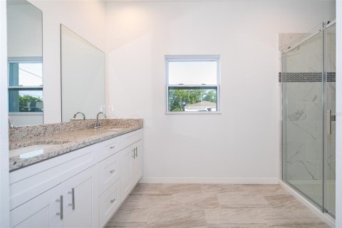 House in Poinciana, Florida 4 bedrooms, 156.82 sq.m. № 1113491 - photo 10