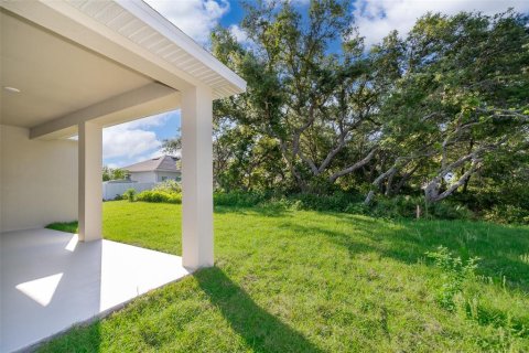 House in Poinciana, Florida 4 bedrooms, 156.82 sq.m. № 1113491 - photo 27