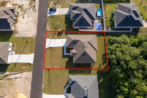 House in Poinciana, Florida 4 bedrooms, 156.82 sq.m. № 1113491 - photo 5