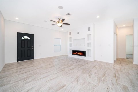 House in Poinciana, Florida 4 bedrooms, 156.82 sq.m. № 1113491 - photo 12