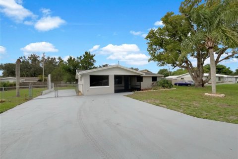 House in Auburndale, Florida 3 bedrooms, 109.44 sq.m. № 1797218 - photo 5