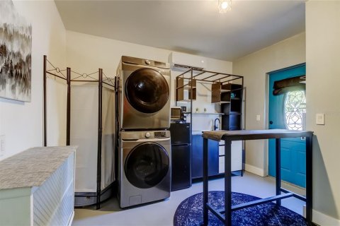 House in Safety Harbor, Florida 4 bedrooms, 147.34 sq.m. № 1916128 - photo 25