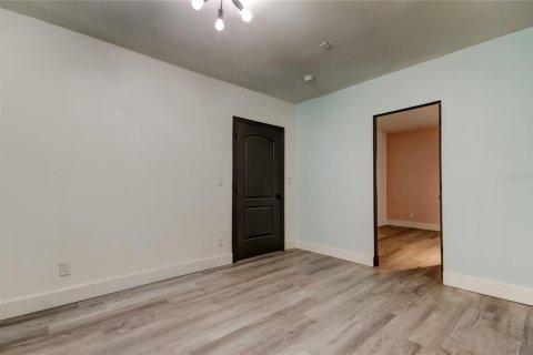 House in Safety Harbor, Florida 4 bedrooms, 147.34 sq.m. № 1916128 - photo 18