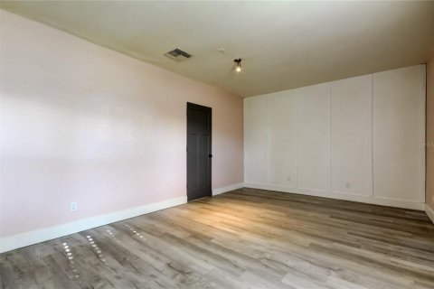 House in Safety Harbor, Florida 4 bedrooms, 147.34 sq.m. № 1916128 - photo 23
