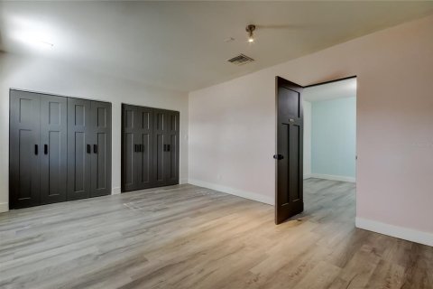 House in Safety Harbor, Florida 4 bedrooms, 147.34 sq.m. № 1916128 - photo 22