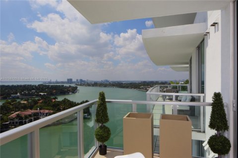 Copropriété à louer à Miami Beach, Floride: 2 chambres, 87.51 m2 № 2013635 - photo 3