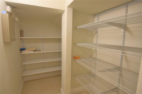 Снять в аренду таунхаус в Сарасота, Флорида 7 комнат, 154.31м2, № 1835560 - фото 11