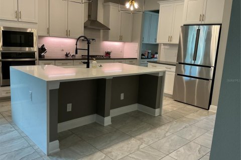 Casa en venta en Tampa, Florida, 5 dormitorios, 330.64 m2 № 2151471 - foto 2