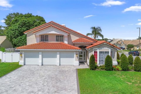 House in Orlando, Florida 4 bedrooms, 239.69 sq.m. № 1754617 - photo 1