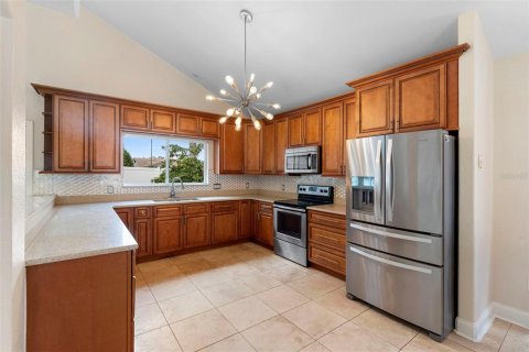 House in Orlando, Florida 4 bedrooms, 239.69 sq.m. № 1754617 - photo 9