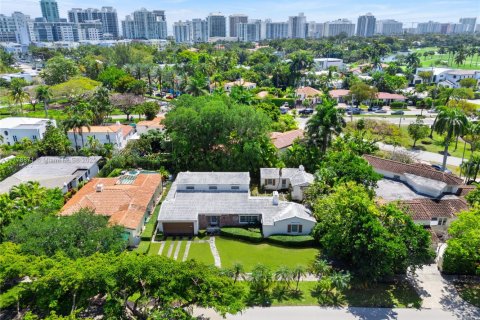 Villa ou maison à vendre à Miami Beach, Floride: 6 chambres, 464.33 m2 № 2059684 - photo 26