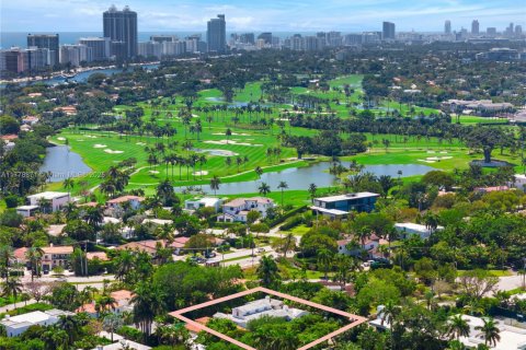 Villa ou maison à vendre à Miami Beach, Floride: 6 chambres, 464.33 m2 № 2059684 - photo 2