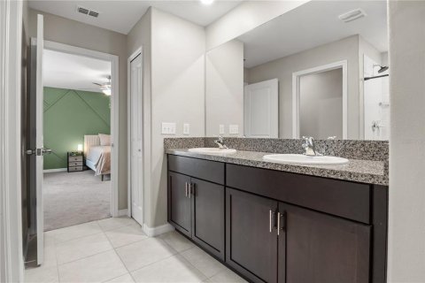House in Riverview, Florida 4 bedrooms, 244.61 sq.m. № 1917032 - photo 23