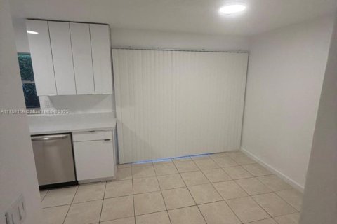 Condominio en venta en North Lauderdale, Florida, 2 dormitorios, 102.38 m2 № 1729756 - foto 3