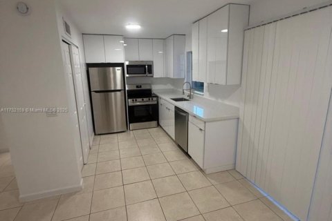 Condominio en venta en North Lauderdale, Florida, 2 dormitorios, 102.38 m2 № 1729756 - foto 4