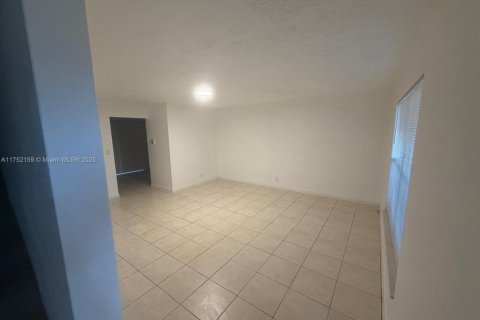 Condominio en venta en North Lauderdale, Florida, 2 dormitorios, 102.38 m2 № 1729756 - foto 5