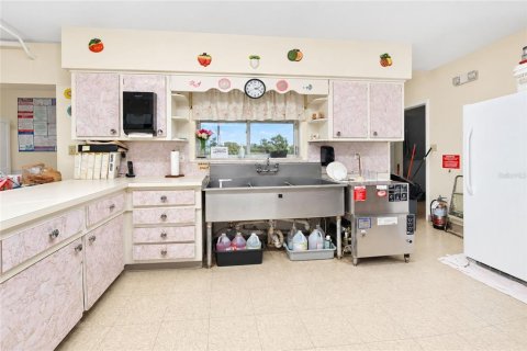 Propiedad comercial en venta en Port Charlotte, Florida, 466.65 m2 № 2412646 - foto 14